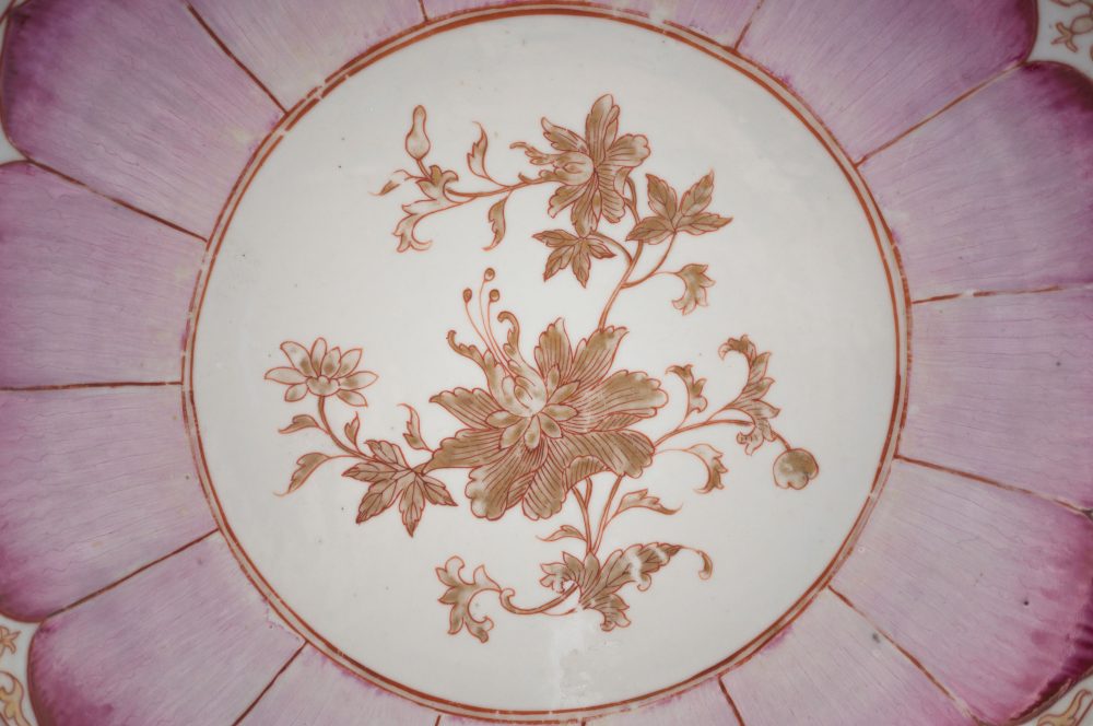 Famille rose Porcelain Qianlong (1735-1795), China Famille rose Porcelain Qianlong (1735-1795), China
