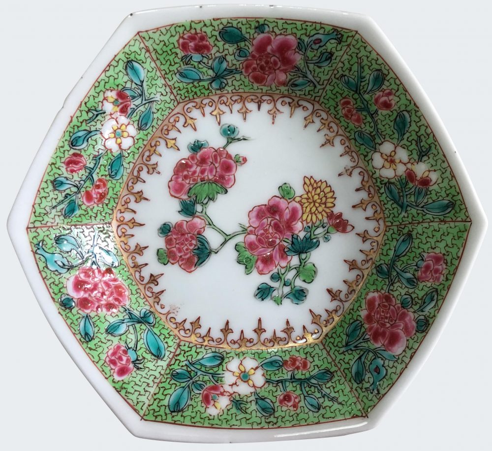 Famille rose Porcelain Yongzheng (1723-1735), China Famille rose Porcelain Yongzheng (1723-1735), China