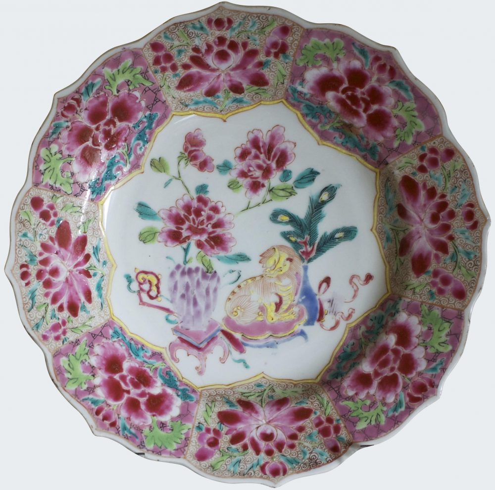 Famille rose Porcelain Yongzheng (1723-1735), China Famille rose Porcelain Yongzheng (1723-1735), China