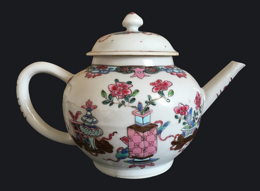 Famille rose Porcelain Yongzheng (1723-1735), China Famille rose Porcelain Yongzheng (1723-1735), China
