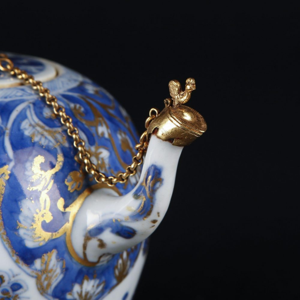Porcelain Kangxi (1662-1722), China Porcelain Kangxi (1662-1722), China