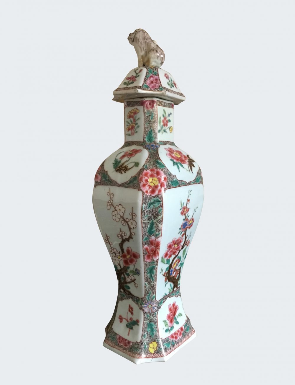Famille rose Porcelain Qianlong period (1735-1795), circa 1730-1740, China Famille rose Porcelain Qianlong period (1735-1795), circa 1730-1740, China
