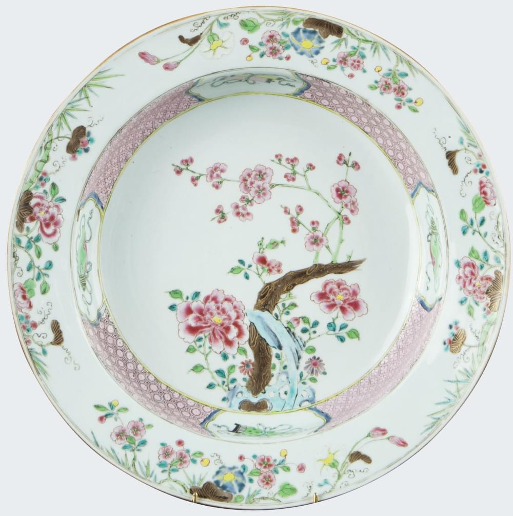 Famille rose Porcelain Yongzheng (1723-1735), China Famille rose Porcelain Yongzheng (1723-1735), China