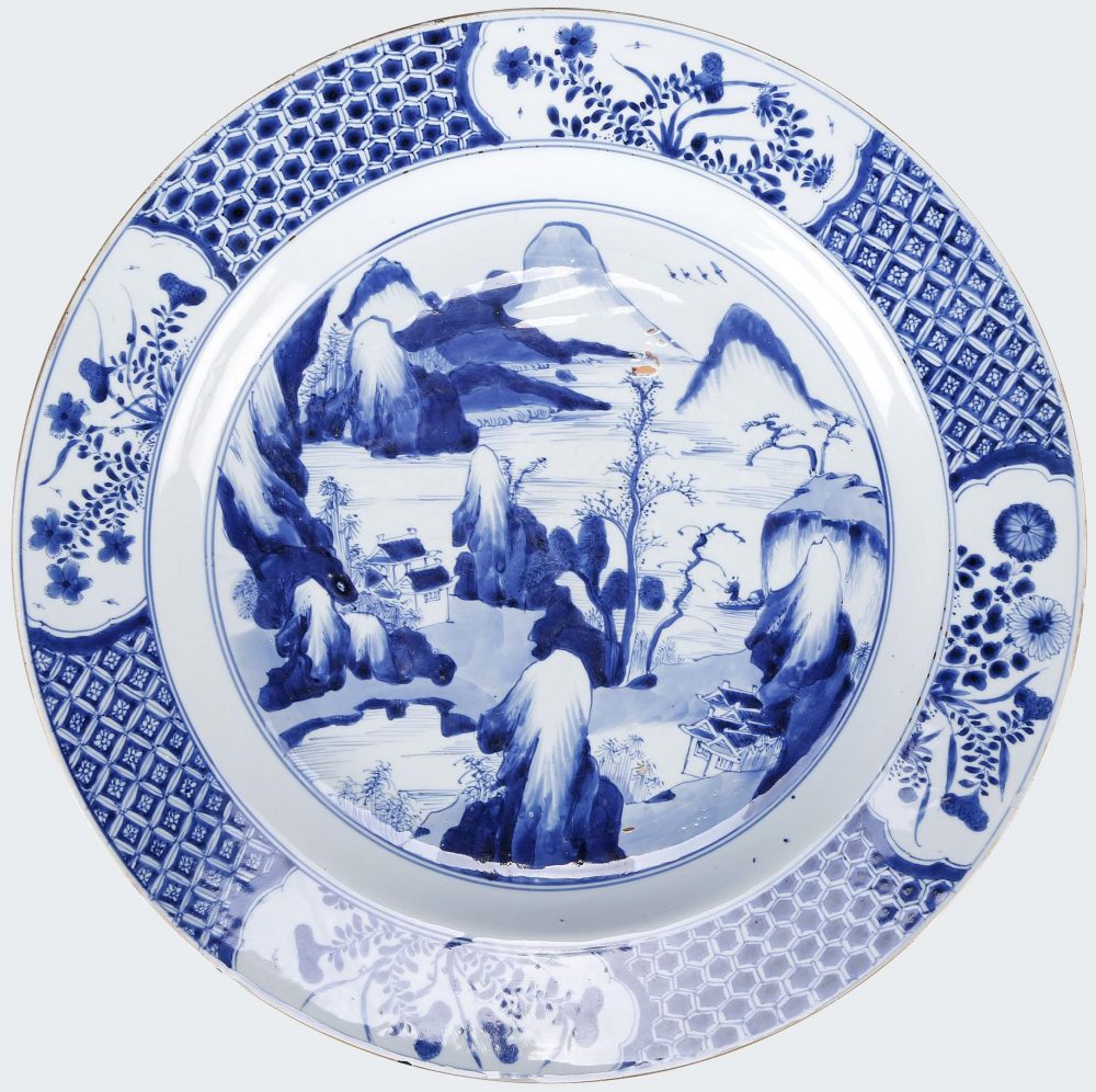 Porcelain Kangxi (1662-1722), circa 1700-1720., China Porcelain Kangxi (1662-1722), circa 1700-1720., China