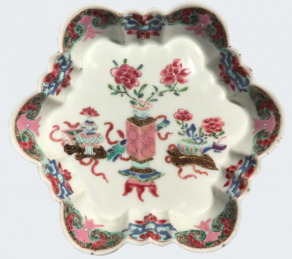Famille rose Porcelain Yongzheng (1723-1735), China Famille rose Porcelain Yongzheng (1723-1735), China