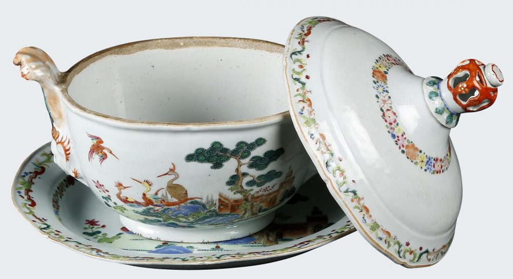 Famille rose Porcelain Qianlong (1735-1795), circa 1745, China Famille rose Porcelain Qianlong (1735-1795), circa 1745, China