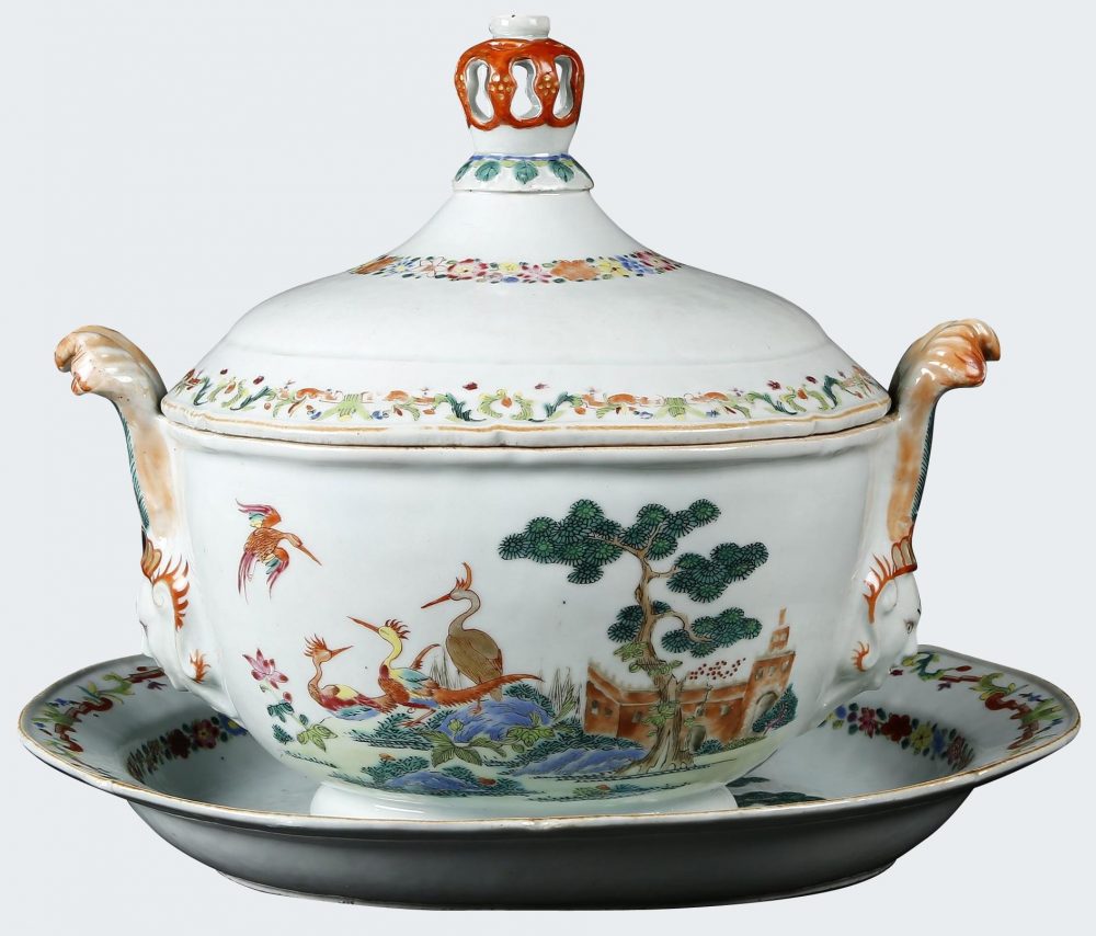 Famille rose Porcelain Qianlong (1735-1795), circa 1745, China Famille rose Porcelain Qianlong (1735-1795), circa 1745, China