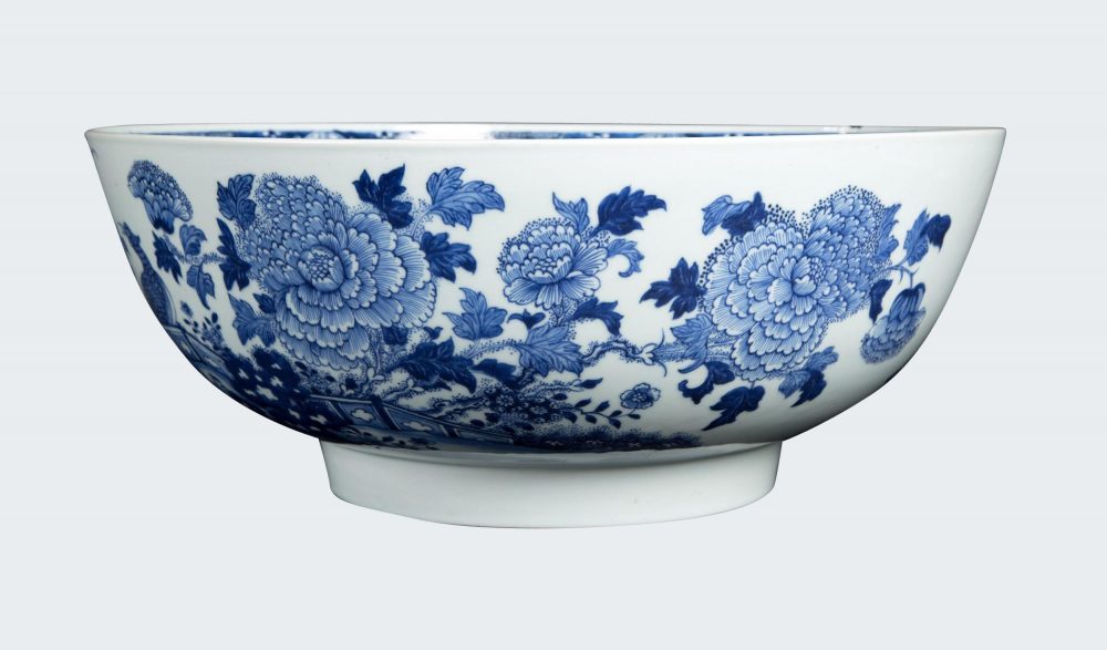 Porcelain Qianlong (1735-1795), China Porcelain Qianlong (1735-1795), China