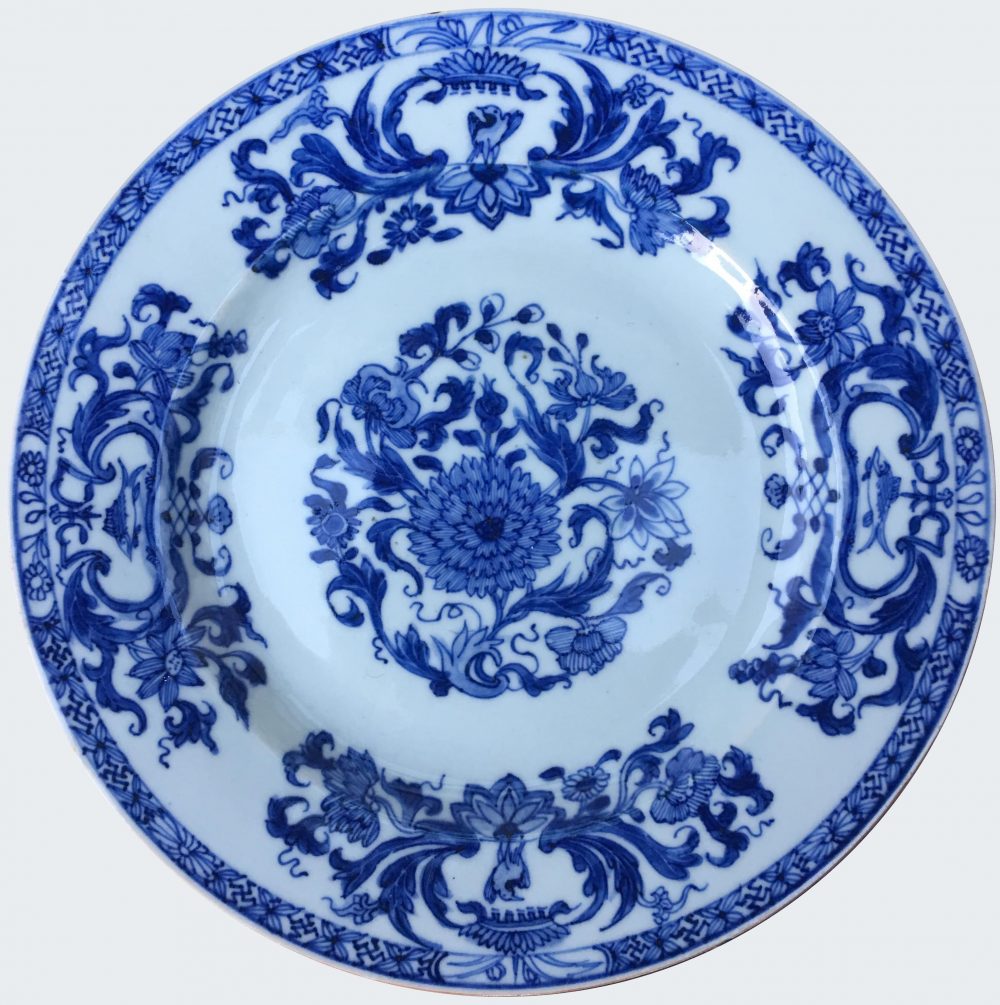 Porcelain Qianlong (1735-1795), China Porcelain Qianlong (1735-1795), China