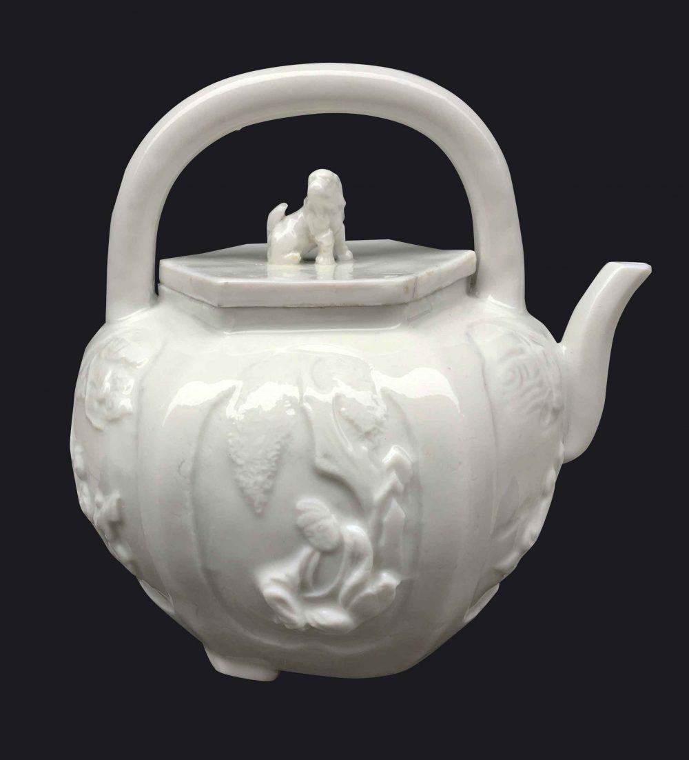 Porcelain Kangxi (1662-1722), circa 1650-1700, China (Dehua, Fujian Province) Porcelain Kangxi (1662-1722), circa 1650-1700, China (Dehua, Fujian Province)