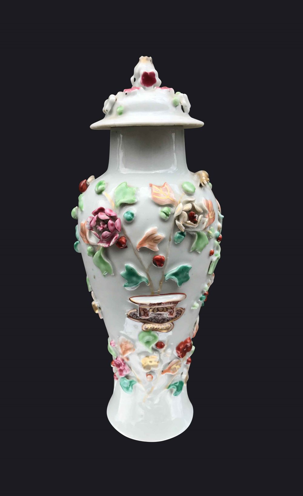 Famille rose Porcelain Qianlong (1735-1795), China Famille rose Porcelain Qianlong (1735-1795), China