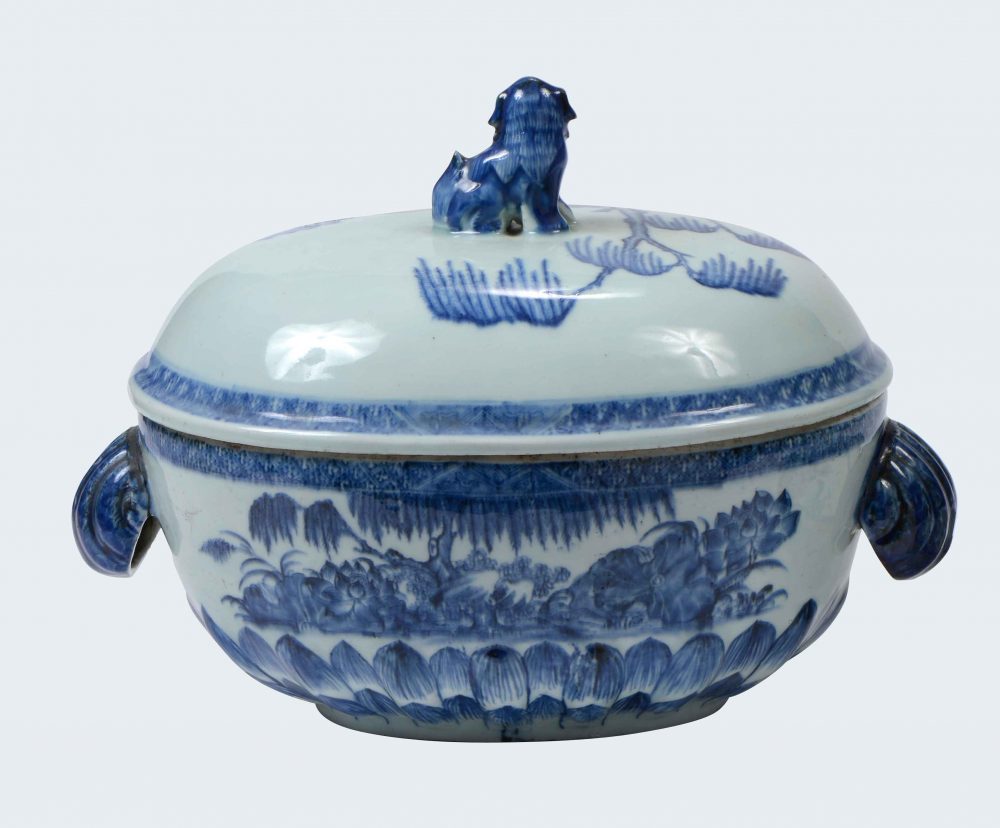 Porcelaine Qianlong (1735-1795), circa 1740, China Porcelaine Qianlong (1735-1795), circa 1740, China