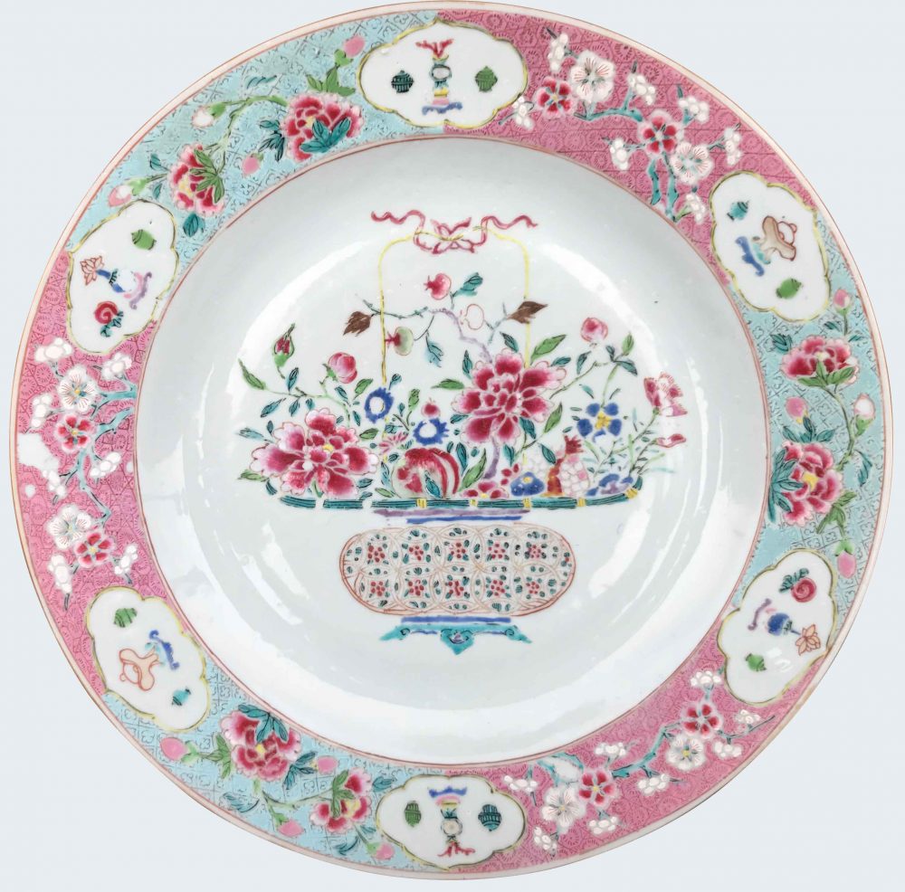 Famille rose Porcelain Yongzheng (1723-1735), circa 1735, China Famille rose Porcelain Yongzheng (1723-1735), circa 1735, China