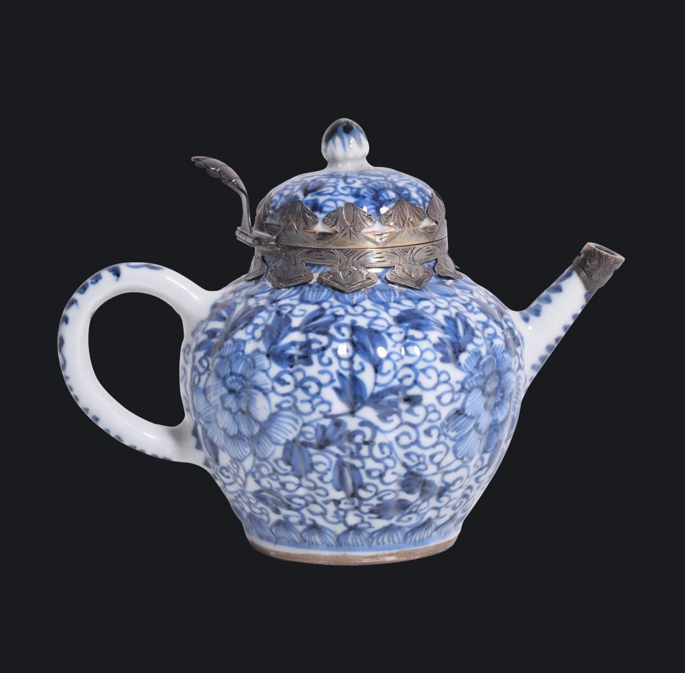 Porcelain Qianlong (1735-1795), China Porcelain Qianlong (1735-1795), China