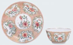 Famille rose Porcelain Yongzheng (1723-1735), China Famille rose Porcelain Yongzheng (1723-1735), China