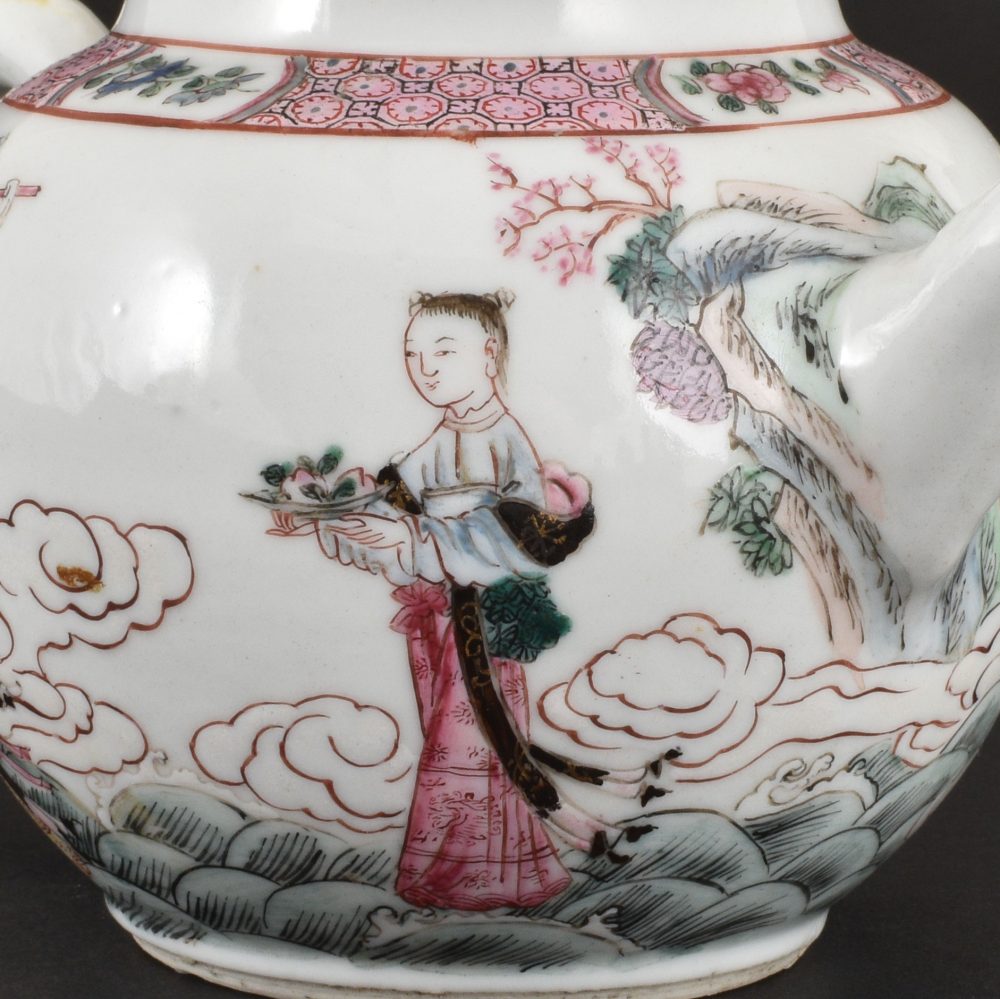 Famille rose Porcelain Yongzheng (1723-1735), China Famille rose Porcelain Yongzheng (1723-1735), China