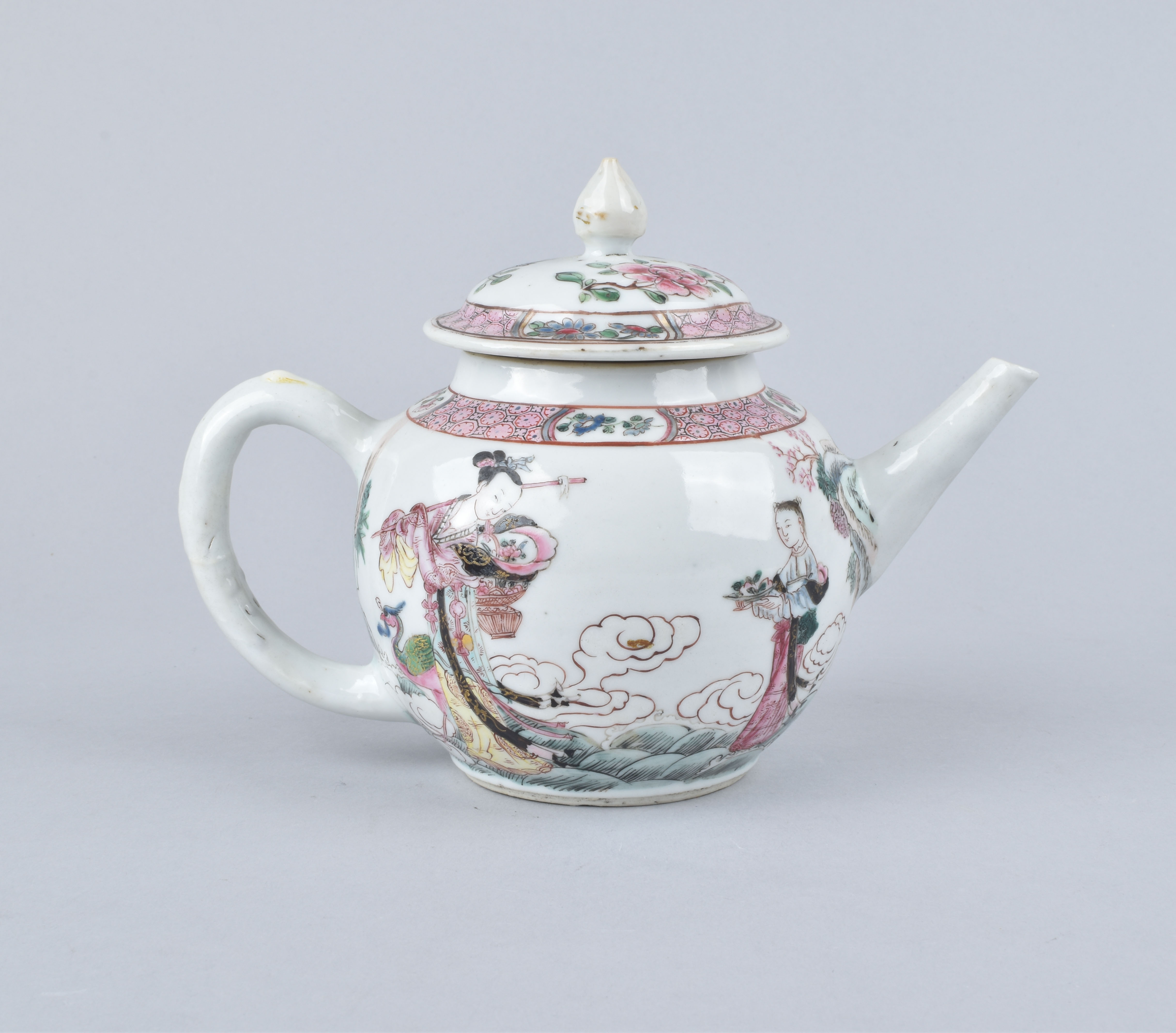 Famille rose Porcelain Yongzheng (1723-1735), China Famille rose Porcelain Yongzheng (1723-1735), China