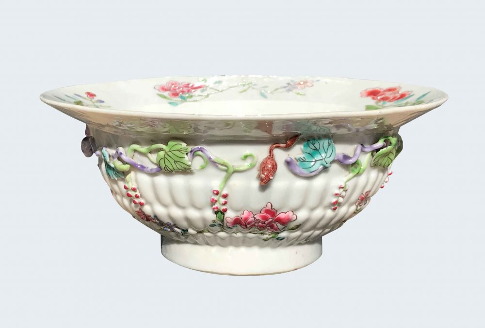 Famille rose Porcelain Yongzheng (1723-1735), China Famille rose Porcelain Yongzheng (1723-1735), China