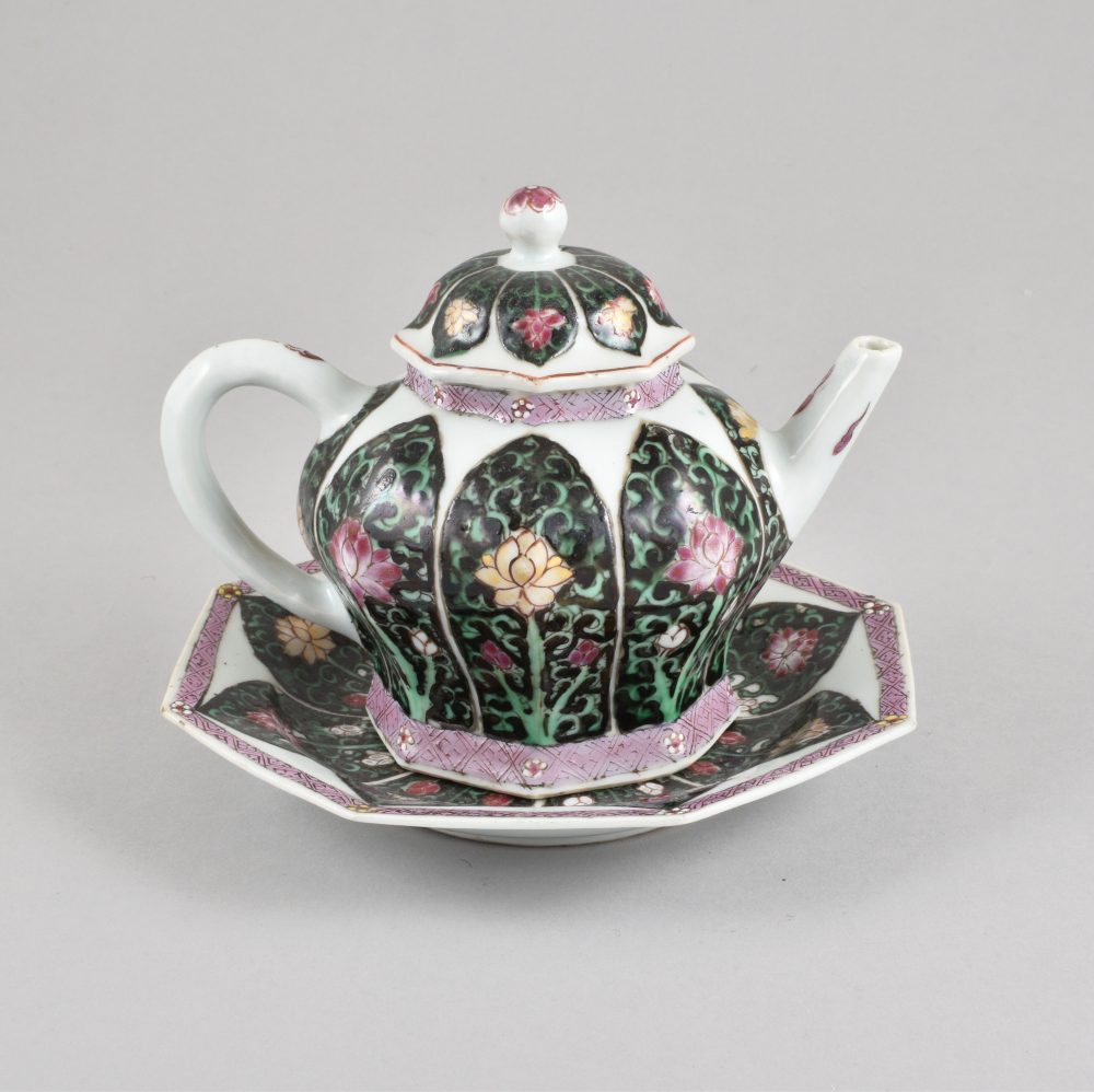 Famille rose Porcelain Yongzheng (1723-1735), China Famille rose Porcelain Yongzheng (1723-1735), China