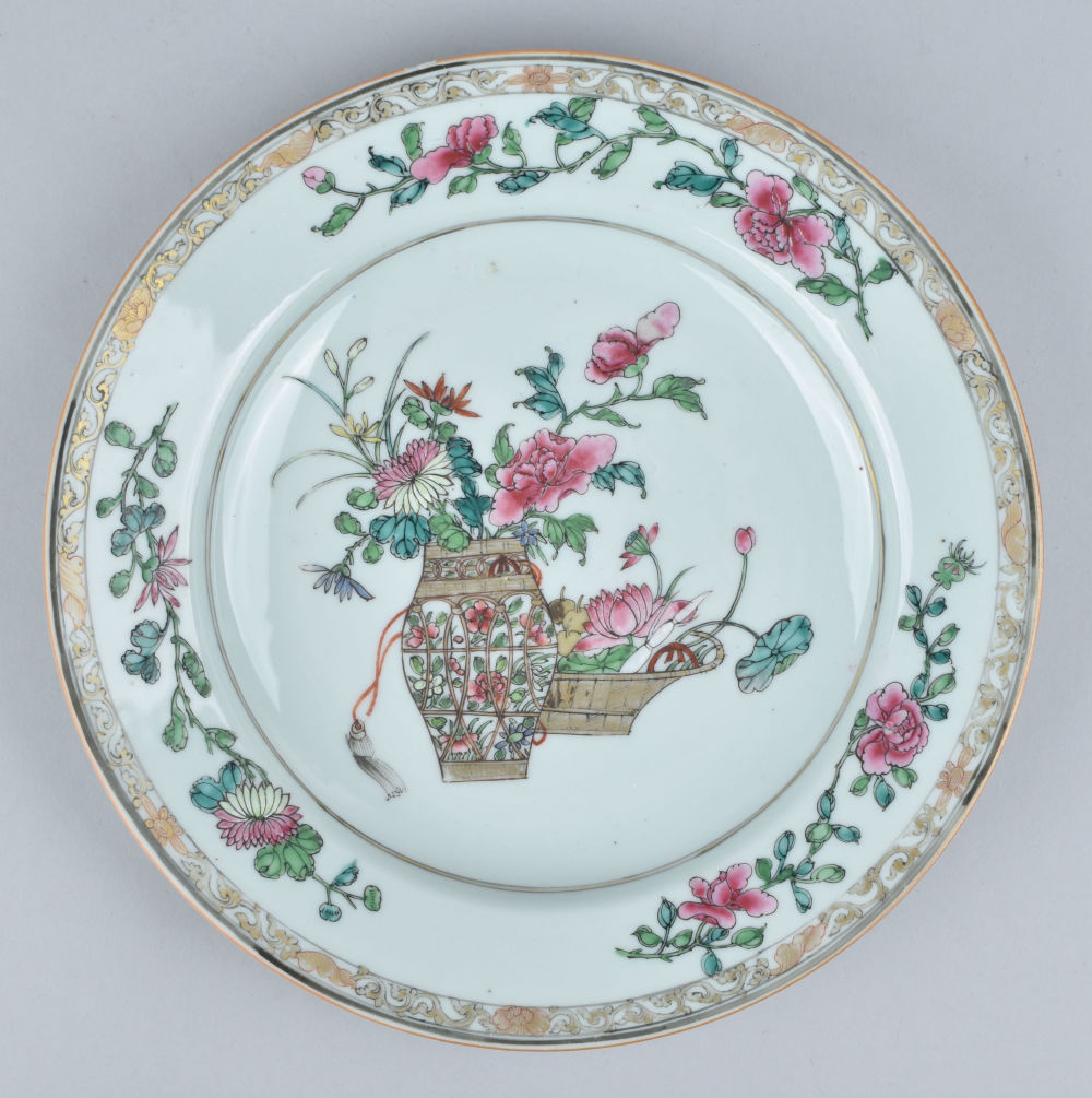 Famille rose Porcelain Yongzheng (1723-1735), China Famille rose Porcelain Yongzheng (1723-1735), China