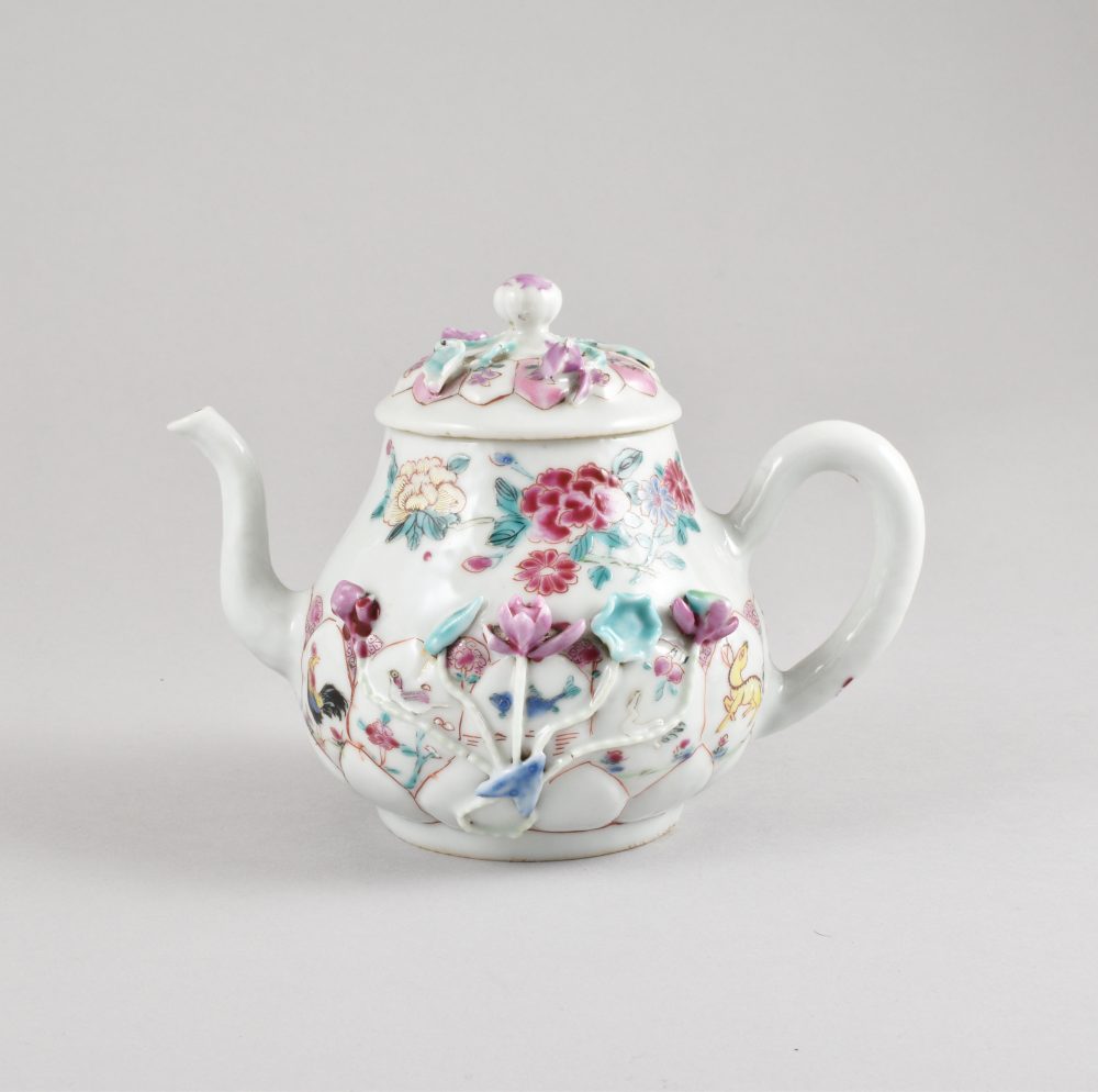Famille rose Porcelain Yongzheng (1723-1735), China Famille rose Porcelain Yongzheng (1723-1735), China