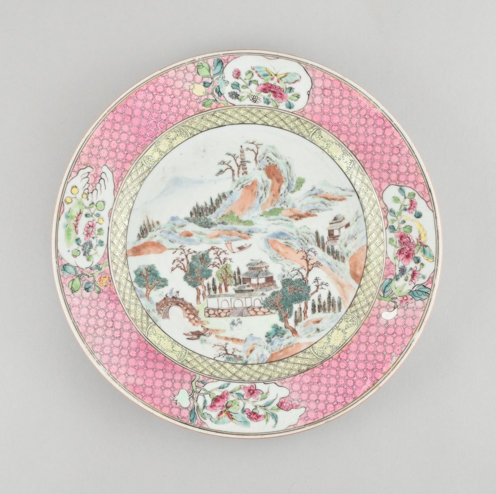 Famille rose Porcelain Yongzheng (1723-1735), China Famille rose Porcelain Yongzheng (1723-1735), China