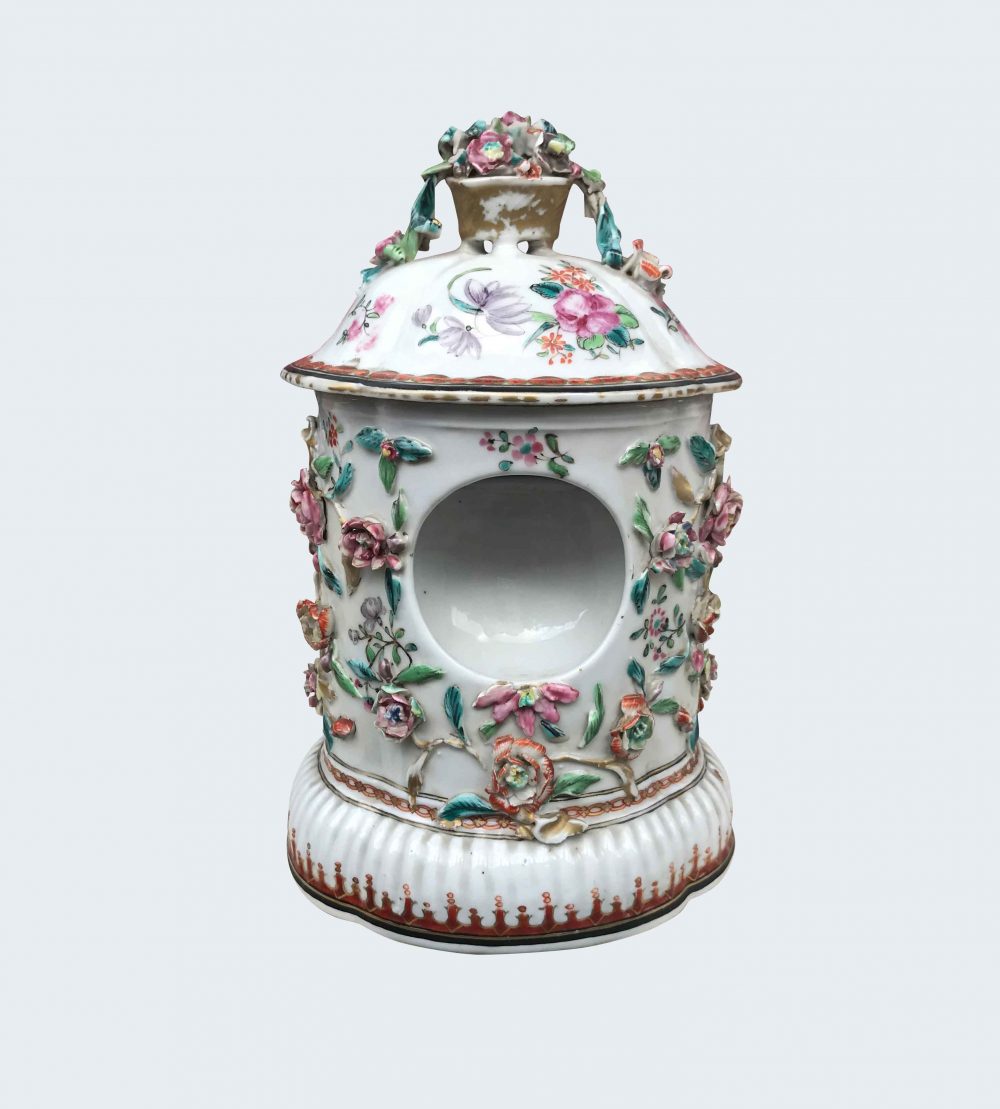 Famille rose Porcelain Qianlong (1735-1795), China Famille rose Porcelain Qianlong (1735-1795), China