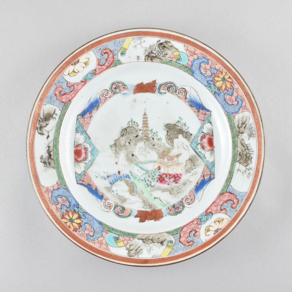 Famille rose Porcelain Yongzheng (1723-1735) or Qianlong period (1736-1795), circa 1730-1740, China Famille rose Porcelain Yongzheng (1723-1735) or Qianlong period (1736-1795), circa 1730-1740, China