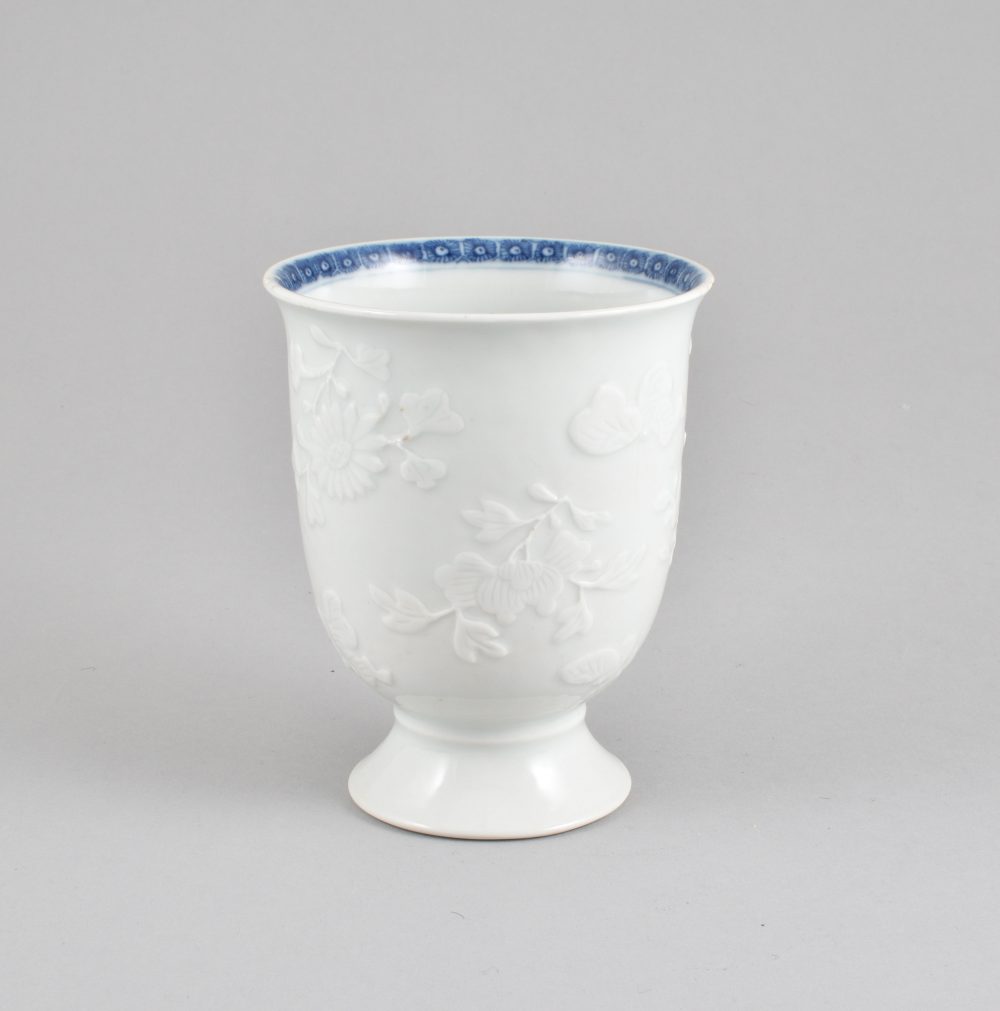 Porcelain Kangxi (1662-1722), China (Jingdezhen) Porcelain Kangxi (1662-1722), China (Jingdezhen)