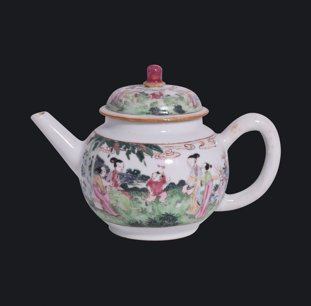 Famille rose Porcelain Yongzheng (1723-1735), China Famille rose Porcelain Yongzheng (1723-1735), China
