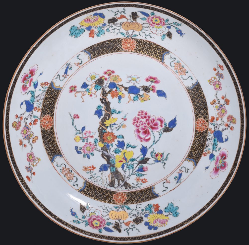 Famille rose Porcelain Yongzheng (1723-1735), China Famille rose Porcelain Yongzheng (1723-1735), China