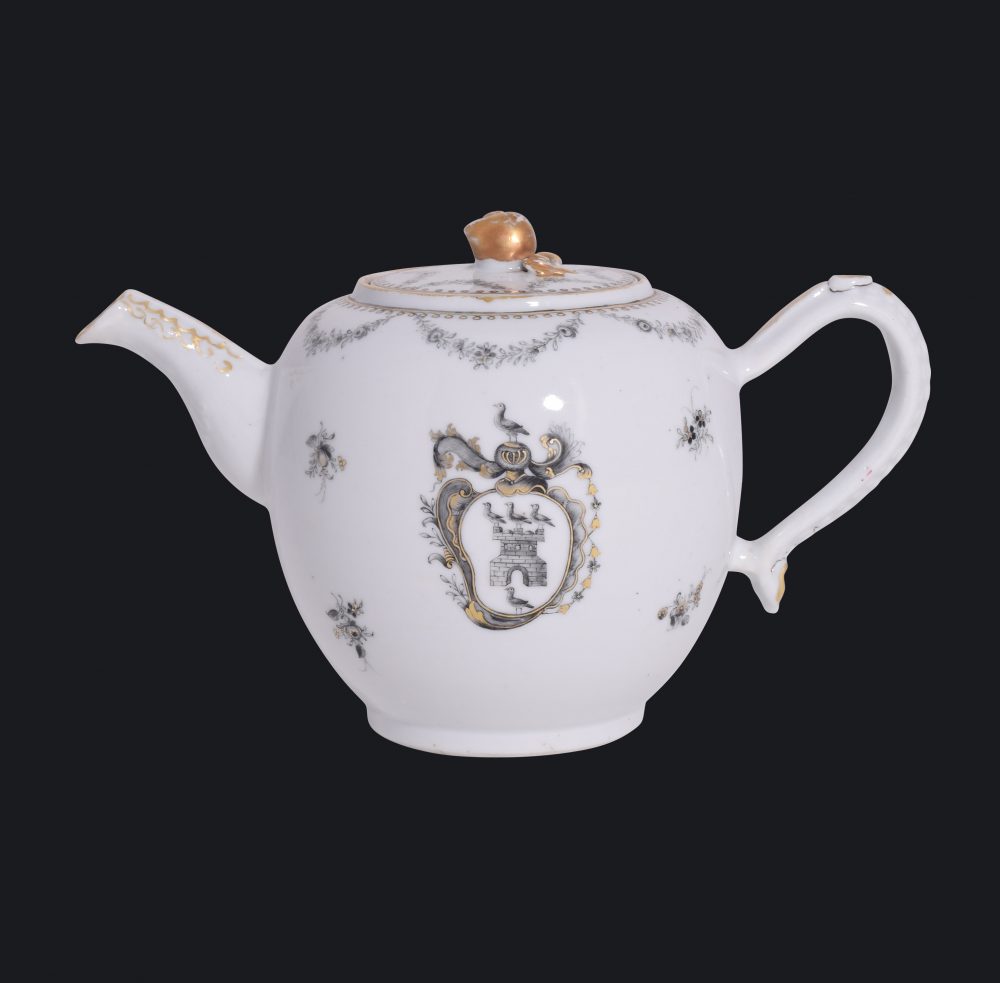 Porcelain Qianlong (1735-1795), China Porcelain Qianlong (1735-1795), China