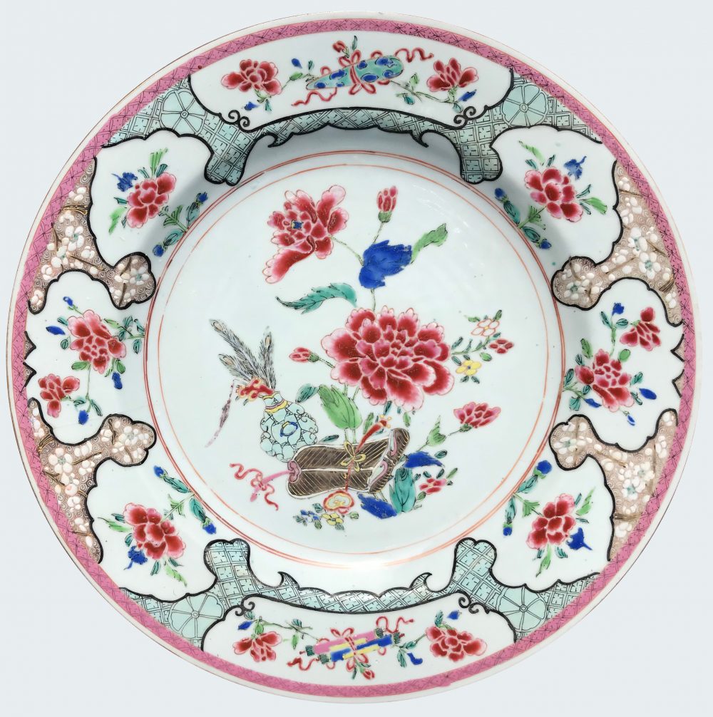 Famille rose Porcelain Yongzheng (1723-1735), China Famille rose Porcelain Yongzheng (1723-1735), China