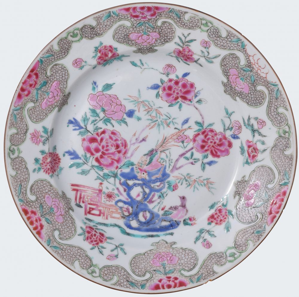 Famille rose Porcelain Yongzheng (1723-1735), China Famille rose Porcelain Yongzheng (1723-1735), China