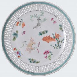 Famille rose Porcelain Qianlong (1735-1795), China Famille rose Porcelain Qianlong (1735-1795), China