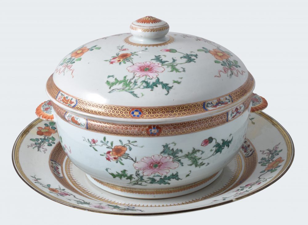 Famille rose Porcelain Yongzheng (1723-1735), China Famille rose Porcelain Yongzheng (1723-1735), China