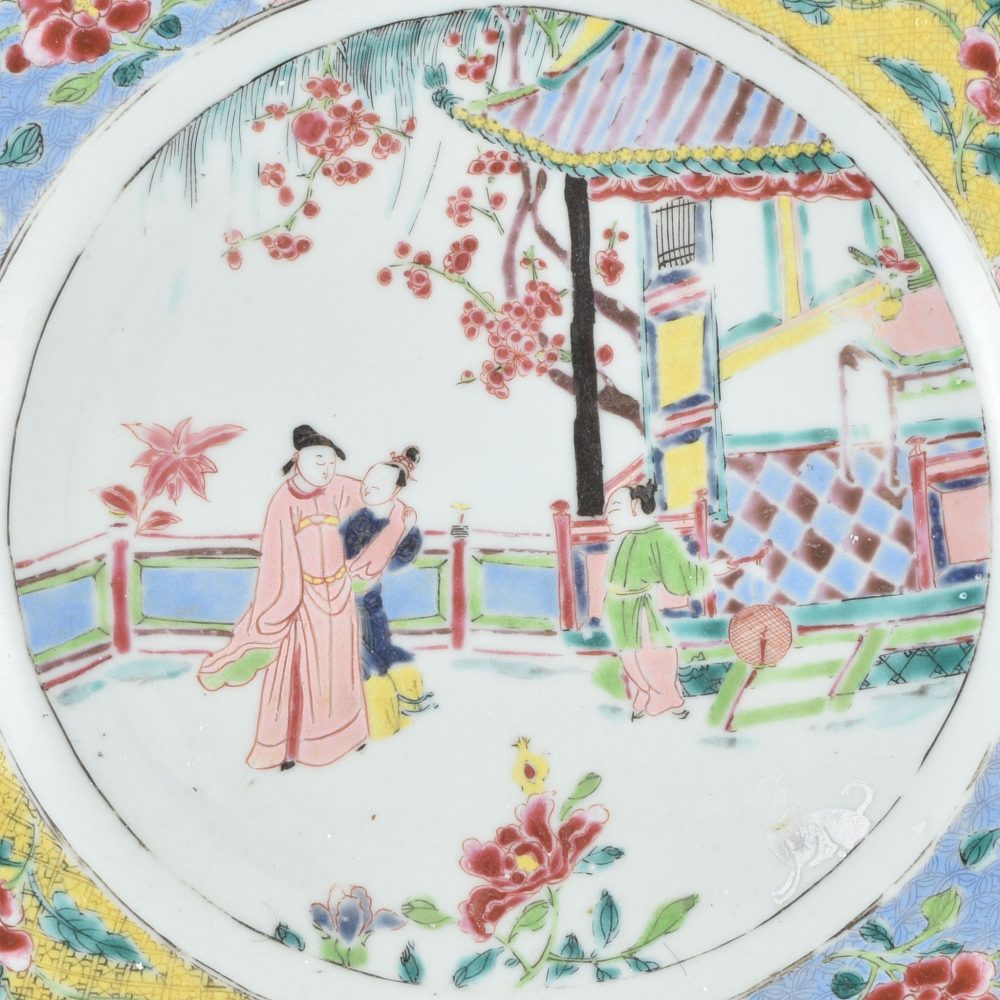 Famille rose Porcelain Yongzheng (1723-1735), China Famille rose Porcelain Yongzheng (1723-1735), China