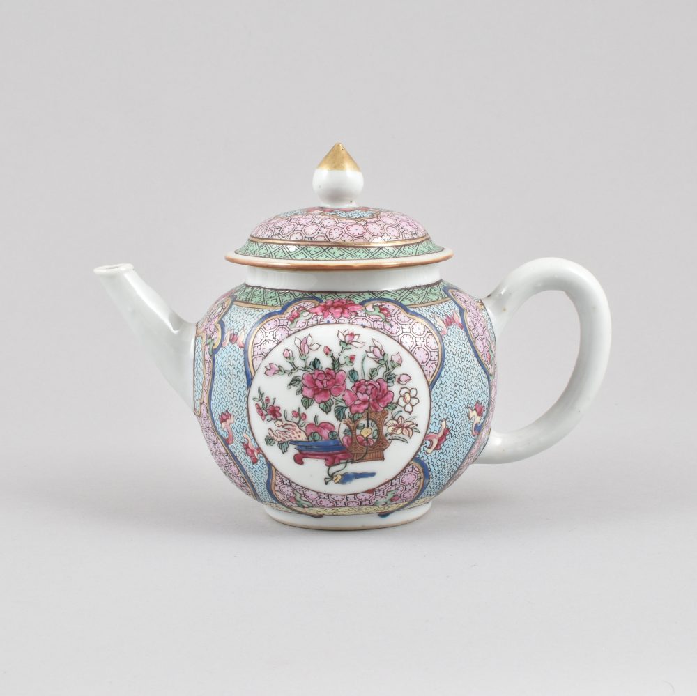 Famille rose Porcelain Yongzheng (1723-1735), China Famille rose Porcelain Yongzheng (1723-1735), China