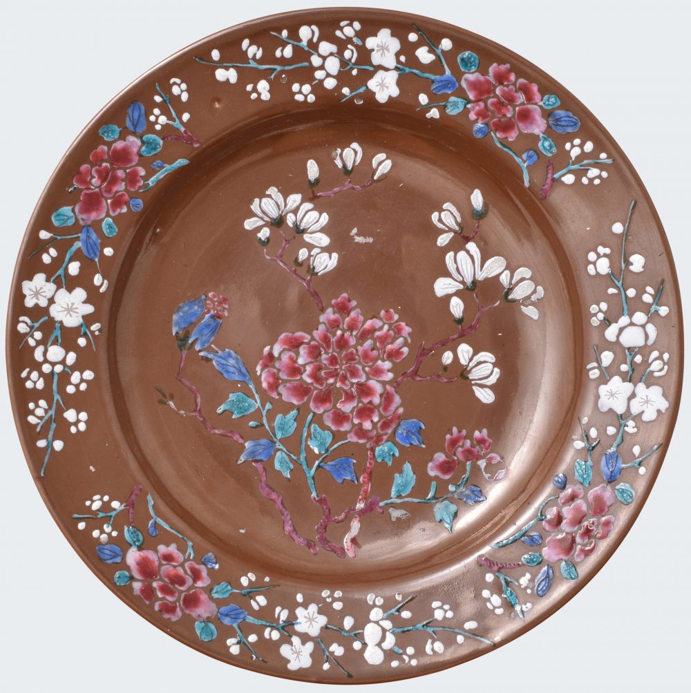 Famille rose Porcelain Qianlong (1735-1795), China Famille rose Porcelain Qianlong (1735-1795), China