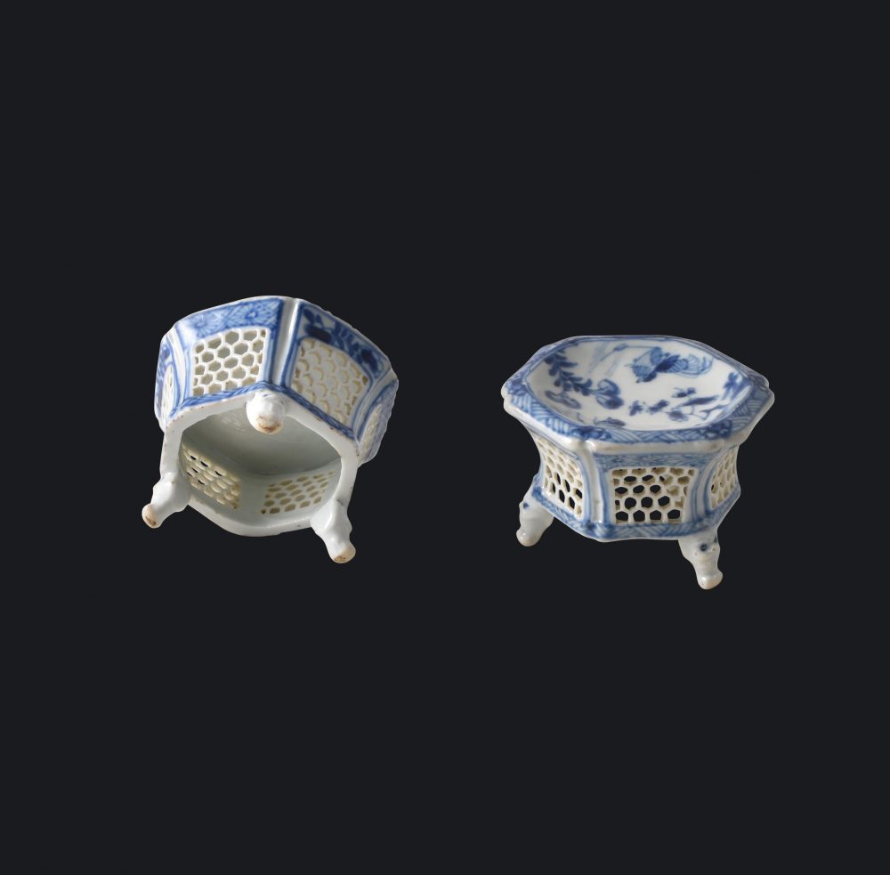 Porcelain Kangxi (1662-1722), ca. 1700, China Porcelain Kangxi (1662-1722), ca. 1700, China