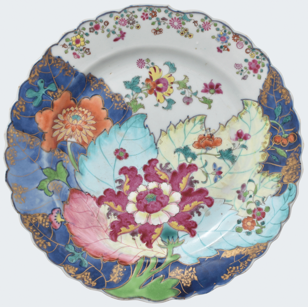 Famille rose Porcelain Qianlong (1735-1795), circa 1770, China Famille rose Porcelain Qianlong (1735-1795), circa 1770, China