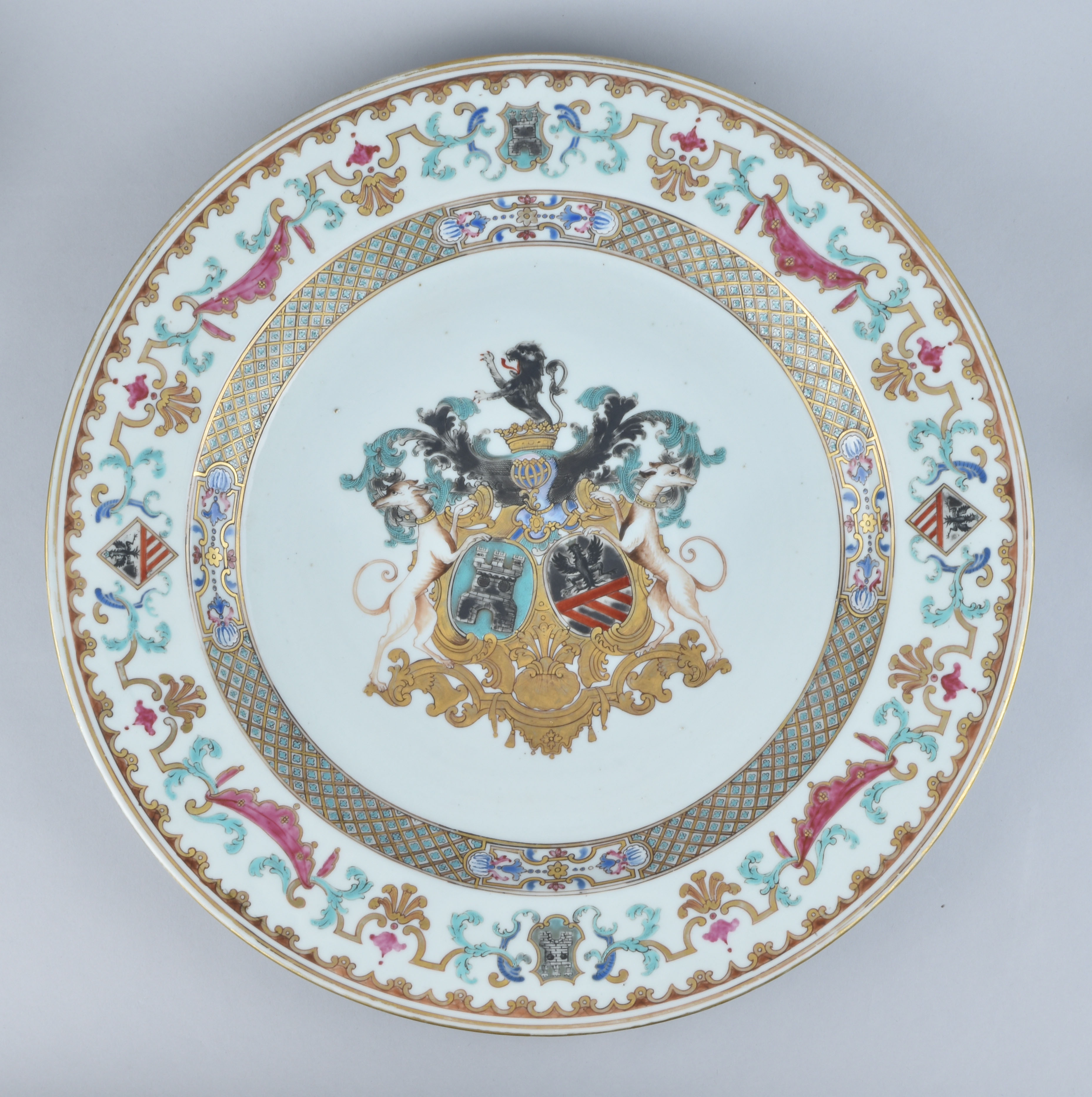 Famille rose Porcelain Yongzheng (1723-1735), ca. 1735, China Famille rose Porcelain Yongzheng (1723-1735), ca. 1735, China