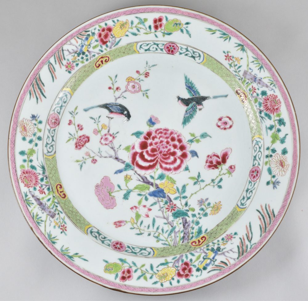 Famille rose Porcelain Yongzheng (1723-1735), ca. 1735/1740, China Famille rose Porcelain Yongzheng (1723-1735), ca. 1735/1740, China