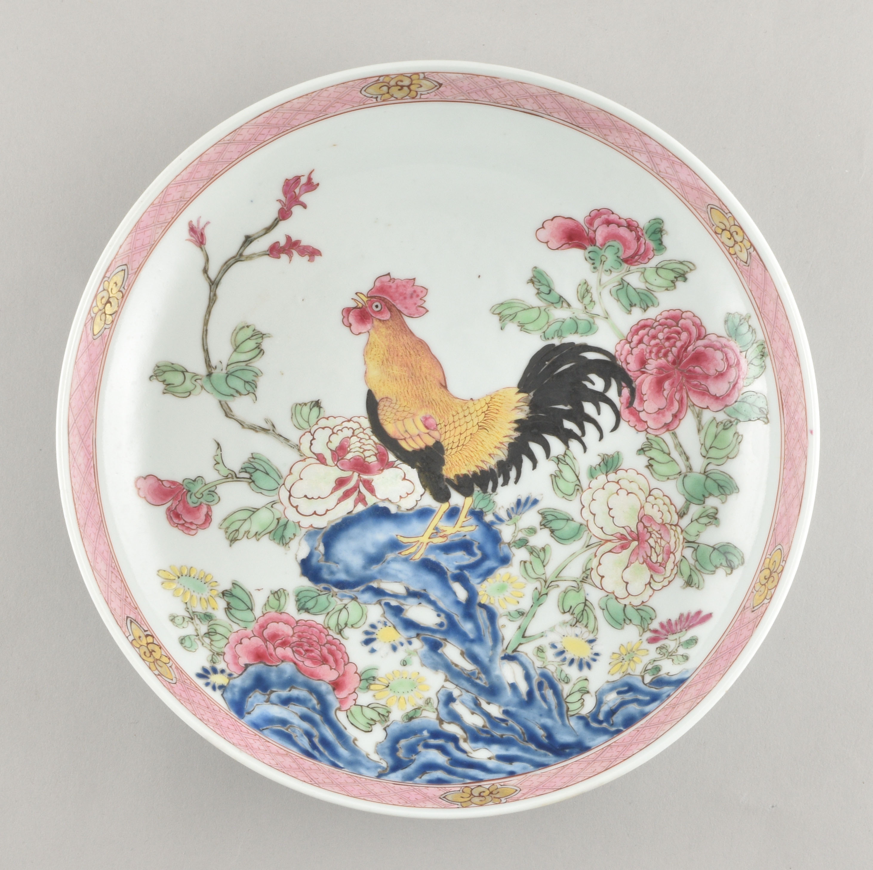 Famille rose Porcelain Yongzheng period (1723-1735), China Famille rose Porcelain Yongzheng period (1723-1735), China