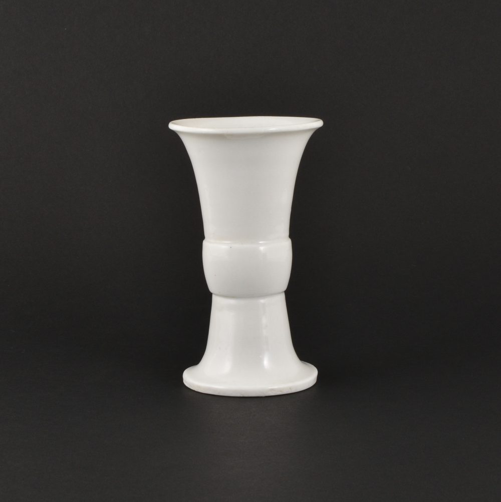 Porcelain Kangxi (1662-1722), ca. 1660, China (Dehua) Porcelain Kangxi (1662-1722), ca. 1660, China (Dehua)