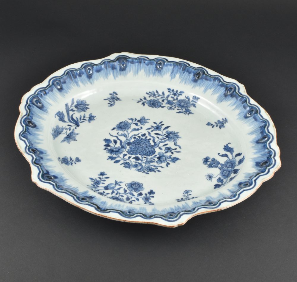 Porcelain Qianlong (1735-1795), circa 1770, China, possibly for the German market Porcelain Qianlong (1735-1795), circa 1770, China, possibly for the German market