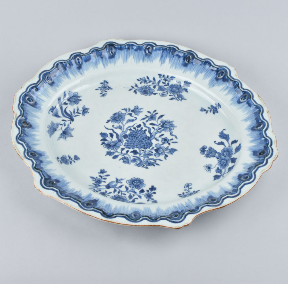 Porcelain Qianlong (1735-1795), circa 1770, China, possibly for the German market Porcelain Qianlong (1735-1795), circa 1770, China, possibly for the German market