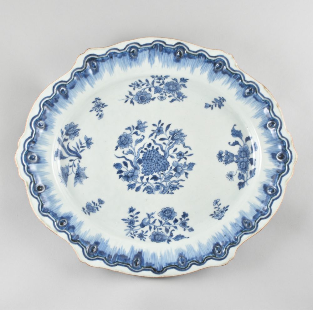 Porcelain Qianlong (1735-1795), circa 1770, China, possibly for the German market Porcelain Qianlong (1735-1795), circa 1770, China, possibly for the German market
