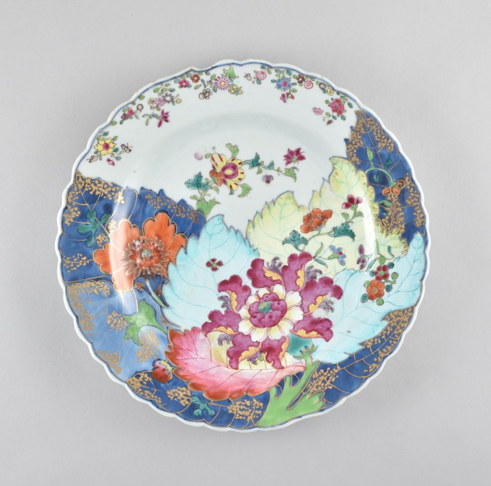Famille rose Porcelain Qianlong (1735-1795), circa 1770, China Famille rose Porcelain Qianlong (1735-1795), circa 1770, China