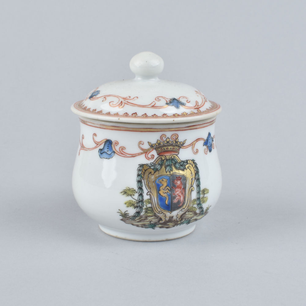 Porcelain Qianlong (1735-1795), circa 1745, china Porcelain Qianlong (1735-1795), circa 1745, china